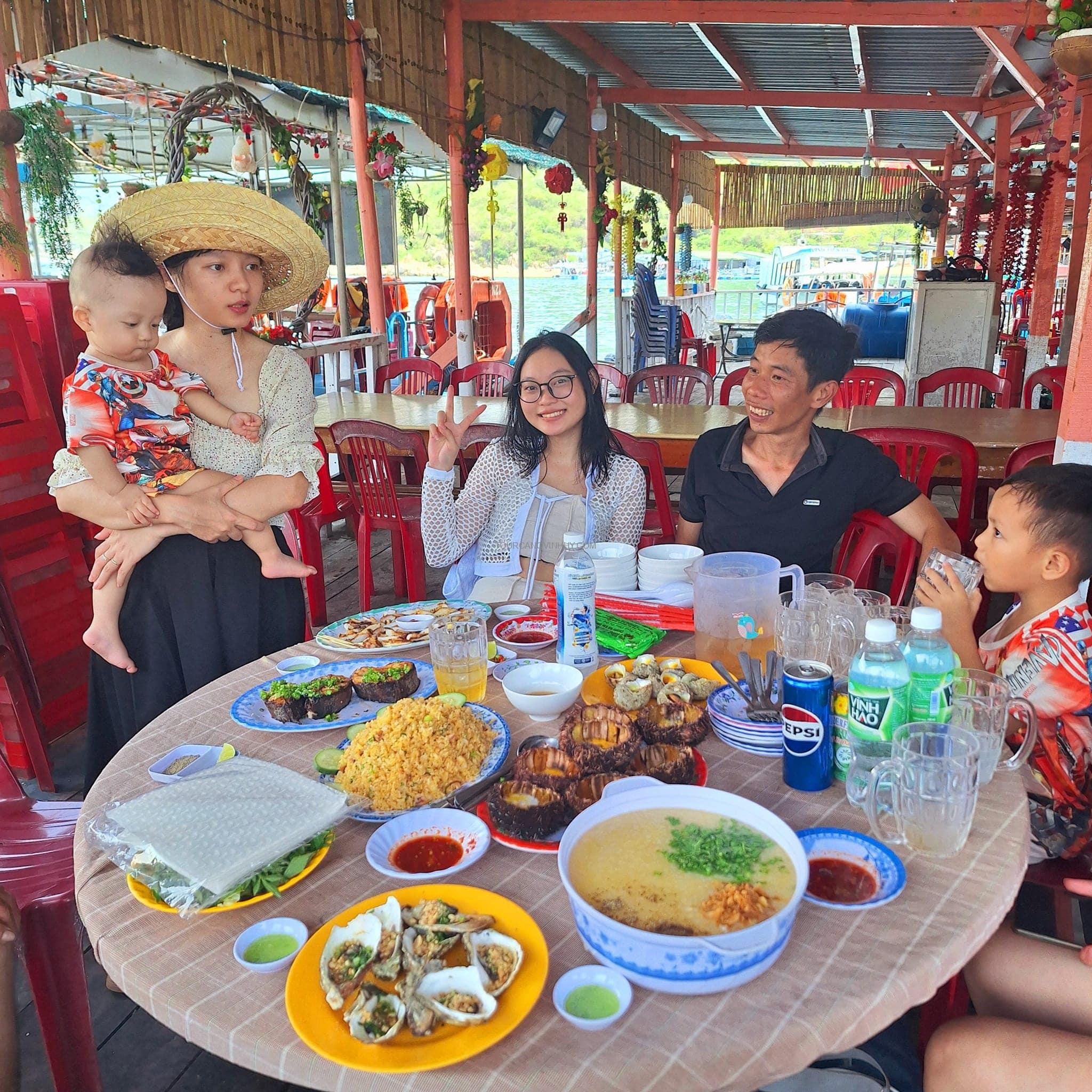 thưởng thức hải sản nhà bè tại Vĩnh Hy thưởng thức hải sản nhà bè tại Vĩnh Hy