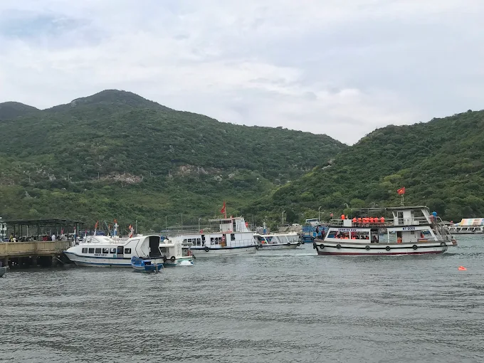 bến tàu Vĩnh Hy