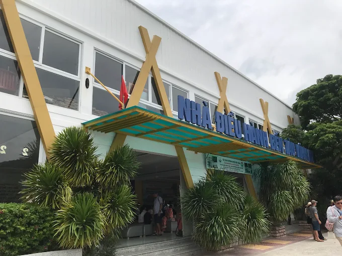 nhà điều hành bến tàu Vĩnh Hy