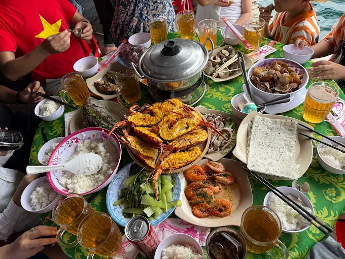 thực đơn hải sản nhà bè Vĩnh Hy không làm thực khách thất vọng thực đơn hải sản nhà bè Vĩnh Hy không làm thực khách thất vọng