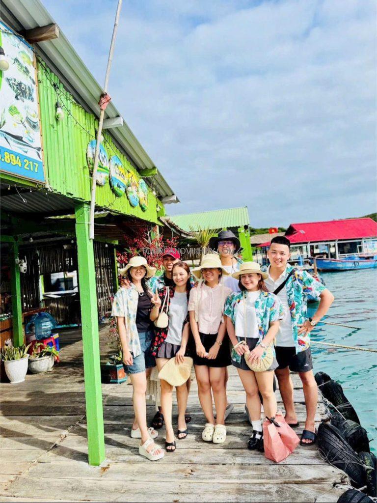 đặt tour cano Vĩnh Hy cho khách đoàn đông người