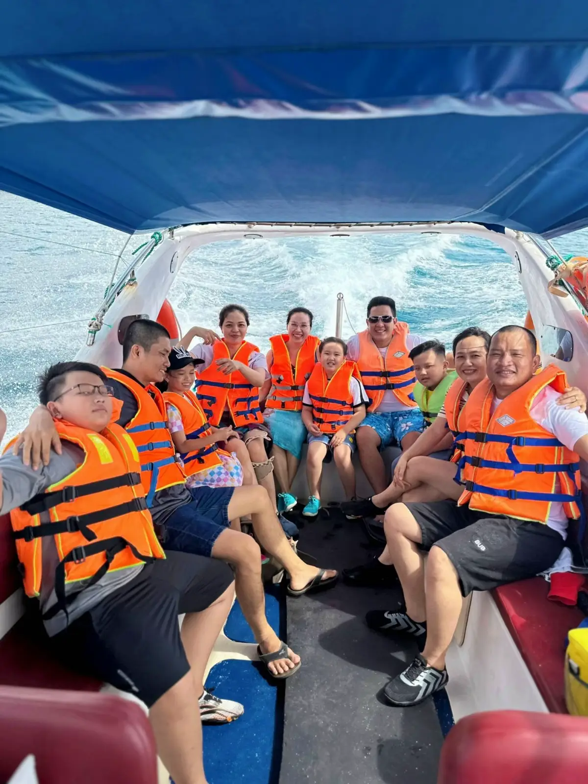 lịch trình tour cano Vĩnh Hy phù hợp với gia đình và nhóm bạn lịch trình tour cano Vĩnh Hy phù hợp với gia đình và nhóm bạn