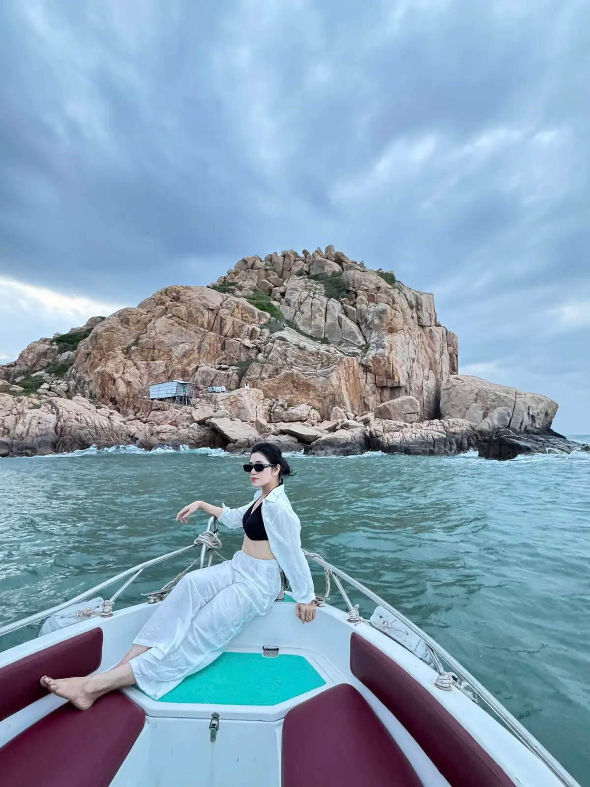 giá vé cano Vĩnh Hy tour trọn gói giá vé cano Vĩnh Hy tour trọn gói