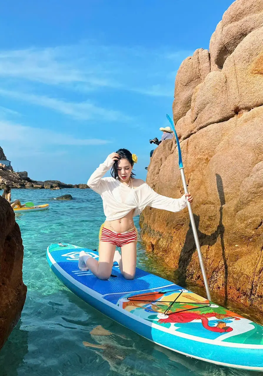 book tour cano Bãi Câu Vĩnh Hy sở hữu những bức ảnh triệu view book tour cano Bãi Câu Vĩnh Hy sở hữu những bức ảnh triệu view